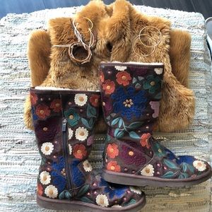🌸Flowered Ugg Boots🌺
